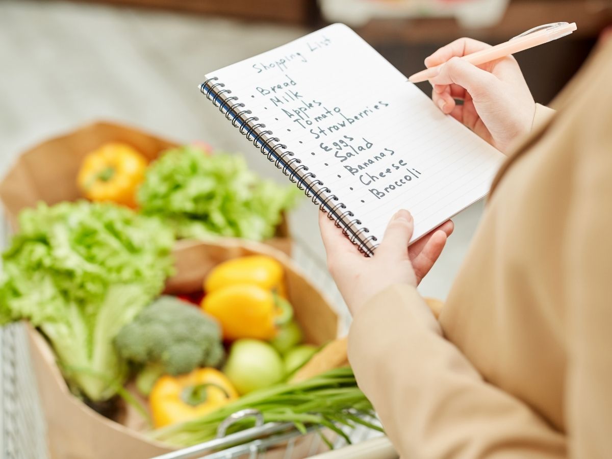 How to Build a Fat Loss-Friendly Grocery List