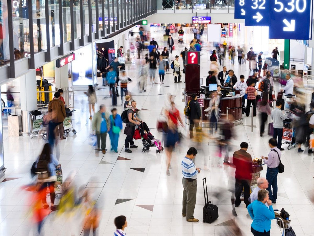 On-the-Go Eating Guide: Healthy Tips for Travel and Dining Out