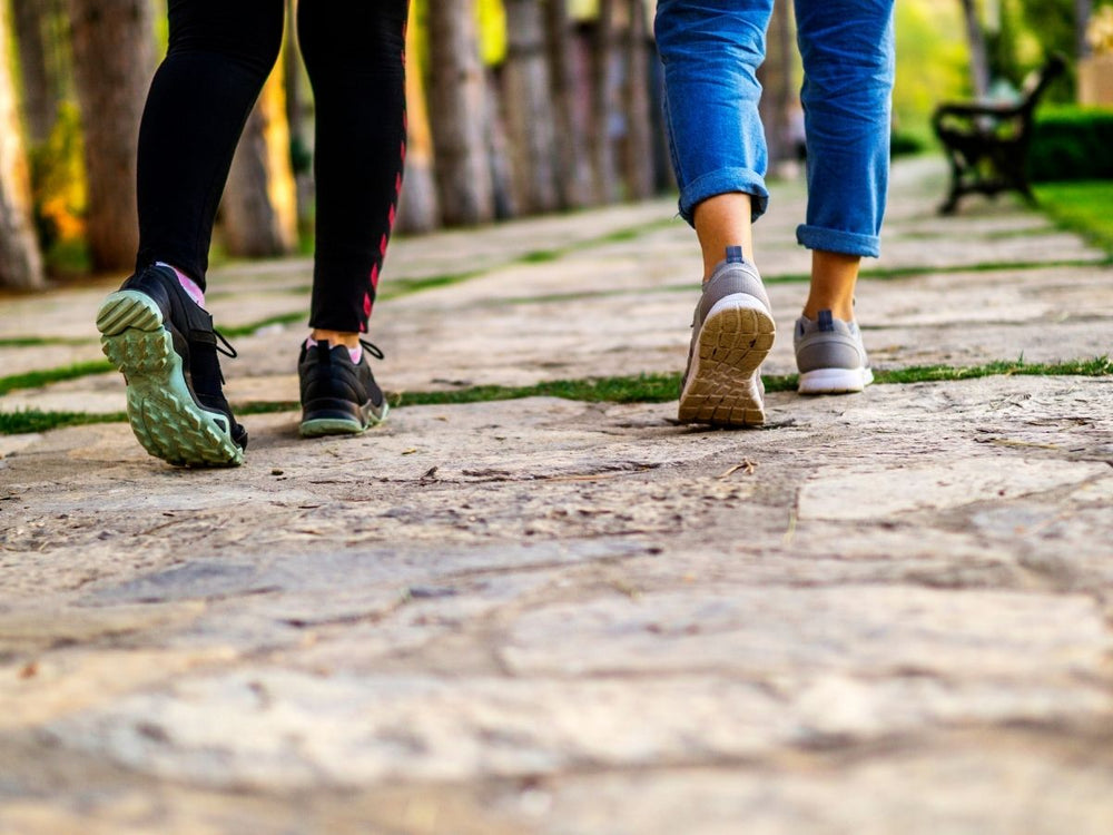 1,000 Steps: The Power of a 10-Minute Walk for Energy and Happiness